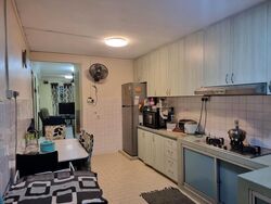 Blk 215 Bukit Batok Street 21 (Bukit Batok), HDB 3 Rooms #511856731